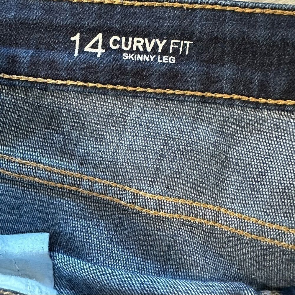 Liz Clairborne women's size 14 curvy fit, skinny leg - Picture 3 of 5